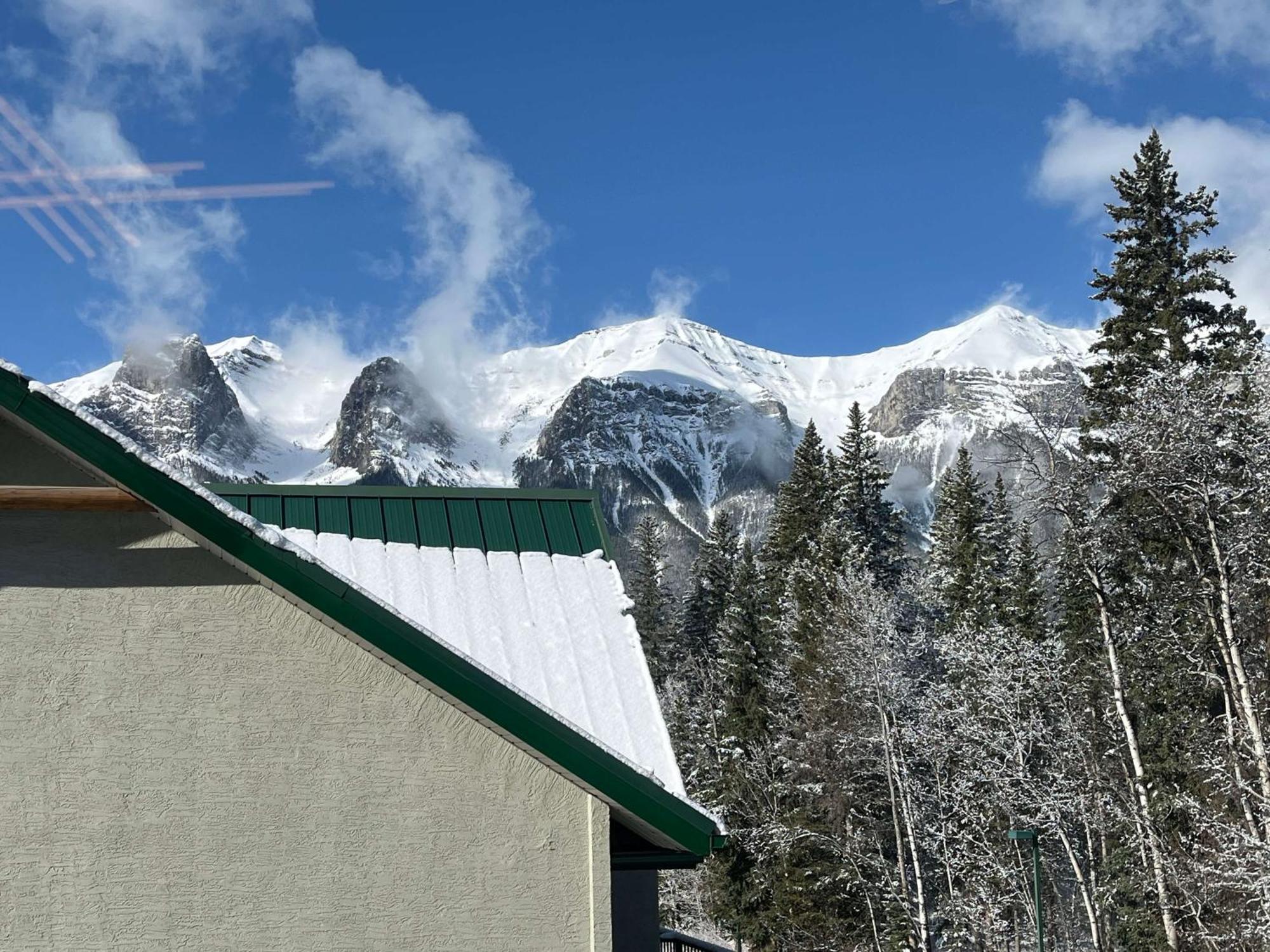 Banff Wood Lodge Canmore Exterior photo