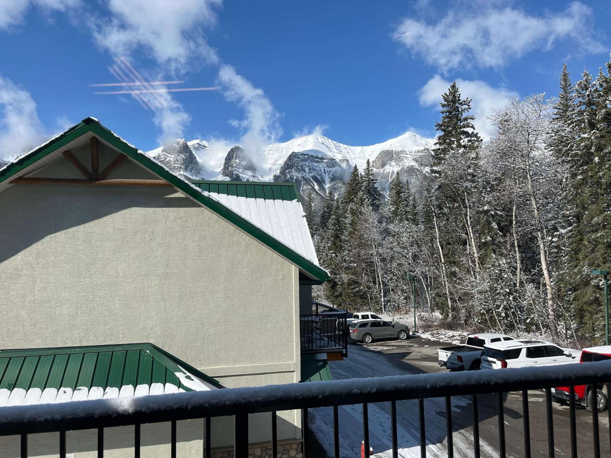 Banff Wood Lodge Canmore Exterior photo